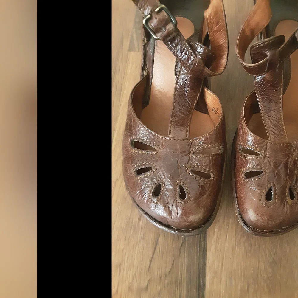 Born Cut-out Leather Mary Jane Heels 9 - Picture 2 of 5